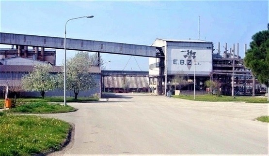 Οι αγρότες διαμαρτύρονται στο εργοστάσιο της ΕΒΖ Ορεστιάδας για το «λουκέτο»