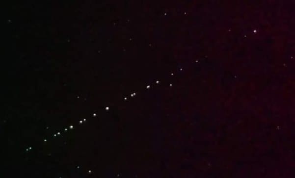 Η συστοιχία δορυφόρων της SpaceX ορατή στον ουρανό της Θράκης