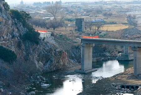Πεσμένη γέφυρα Κομψάτου: 3 χρόνια ντροπής