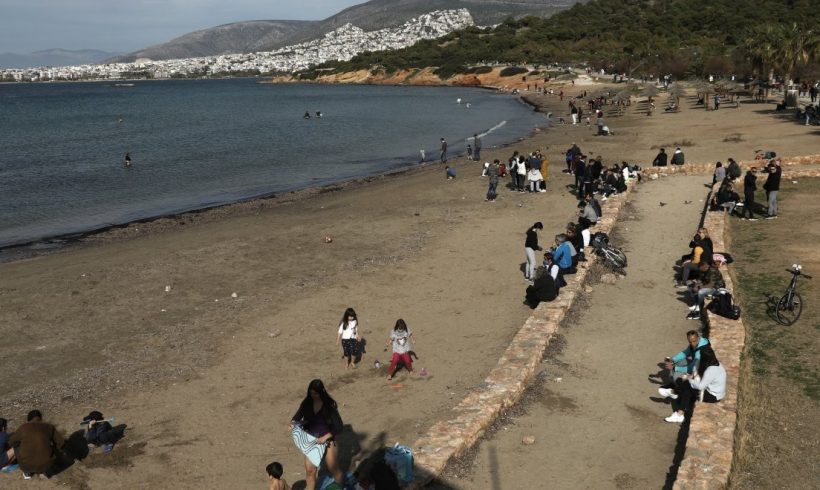 Άμπωτη: ‘Αδειασε η θάλασσα από Σαμοθράκη και Καβάλα μέχρι την Σητεία – Η εξήγηση