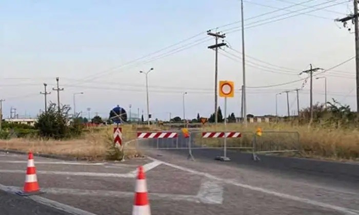 Εργασίες συντήρησης στην Εθνική Οδό Ξάνθης Καβάλας, στο ύψος του Πετροχωρίου Εργασίες συντήρησης στην Εθνική Οδό Ξάνθης Καβάλας, στο ύψος του Πετροχωρίου