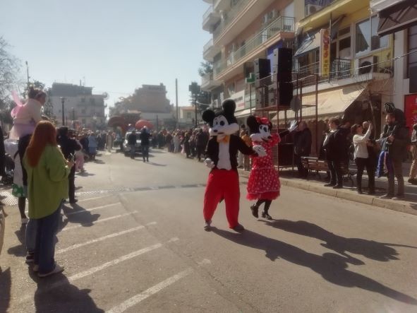 Γέμισαν οι δρόμοι της Ξάνθης παιδικά χαμόγελα ￼