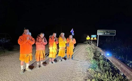 Βουδιστές μοναχοί από την Ταϋλάνδη περπάτησαν τη Ροδόπη