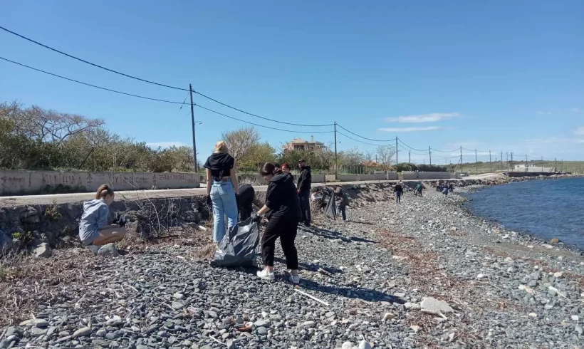 Σαμοθράκη: Καθαρισμός τμήματος της παραλίας Καμαριώτισσας